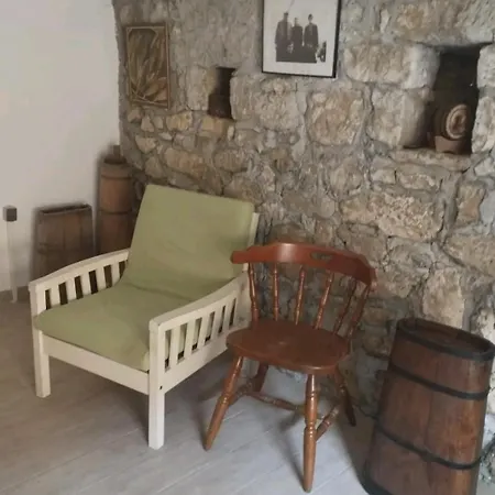 Mala Kucica Apartman Hrvace